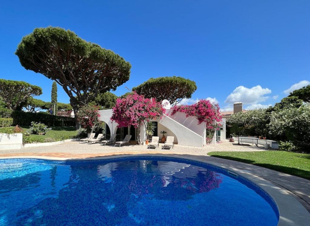 Traditional 3 Bedroom Villa With Great Pool In The Heart Of Vale Do Lobo Bagian luar foto